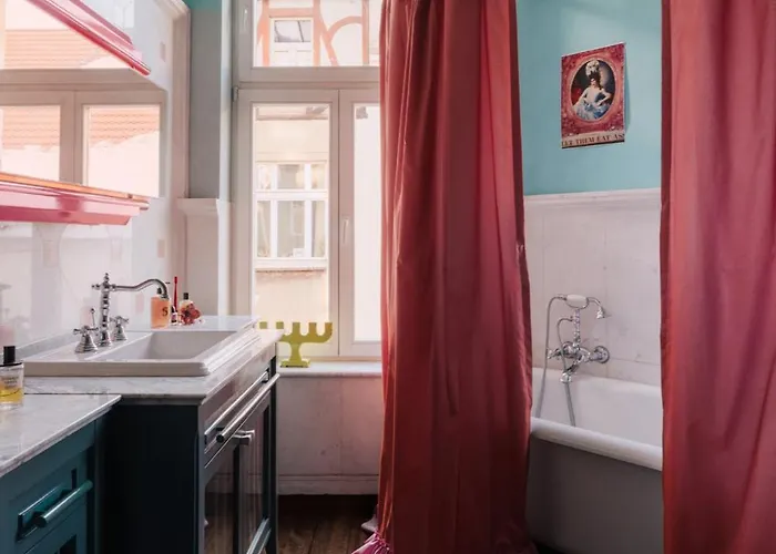 Teatralny Artistic By Bookinghost * Posen